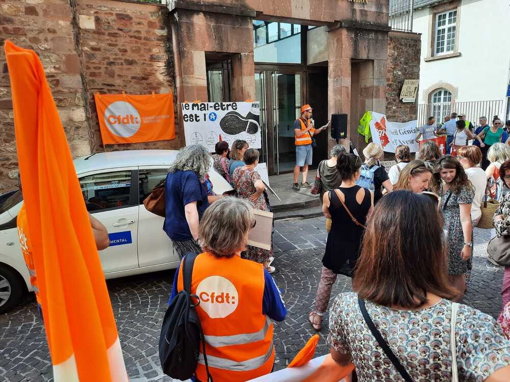 Mobilisation des agents du Département de l'Aveyron à Rodez le 17 juin 2022 - CFDT